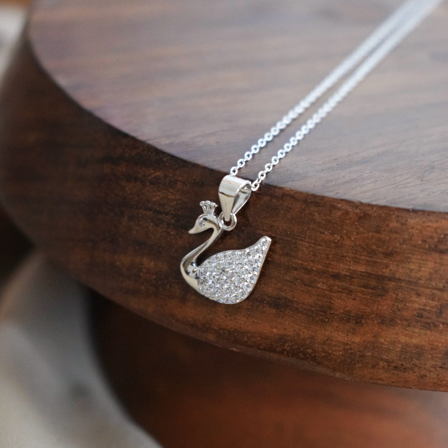 GracefulWings Duo – 925 Silver Swan Chain Pendant Set for Mother & Child